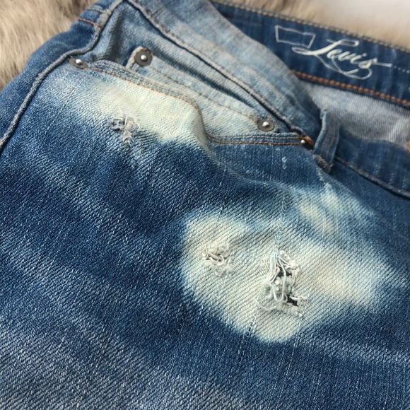 Levi’s Woman’s size 26 denim jean shorts ! *NWT* - Picture 3 of 8